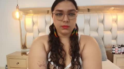 Tiffany and Stacy online show from September 16, 8:01 pm