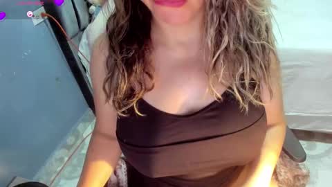 Snapshot of tiffany_teressa chatting on September 10, 9:49 pm tiffany theressa online show from September 10, 9:49 pm