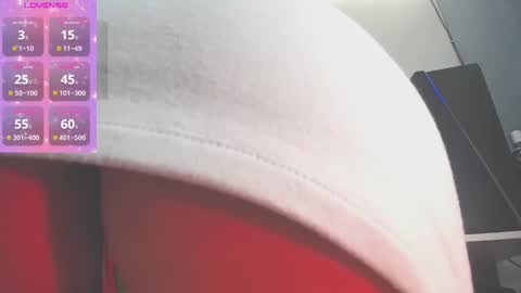 Snapshot of tiffany_teressa chatting on February 17, 11:44 am tiffany theressa online show from February 17, 11:44 am