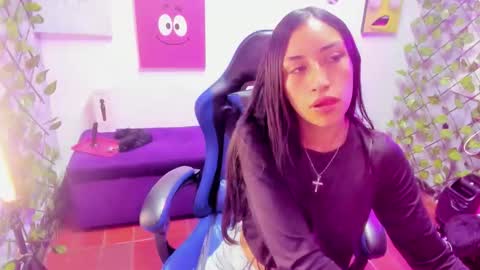 TiffanyDream8 online show from March 3, 9:44 pm