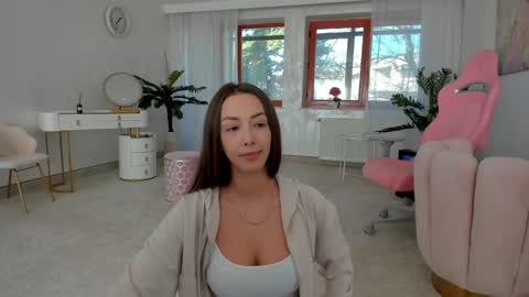 Tiffany Houston online show from March 8, 6:54 am