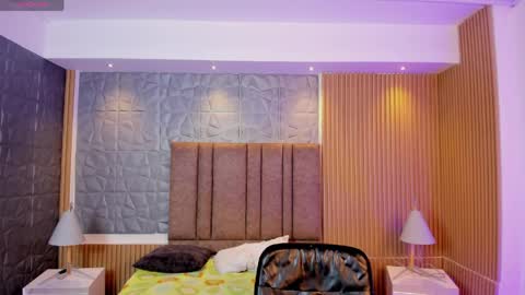 tiffanyhoustton online show from March 27, 11:44 am