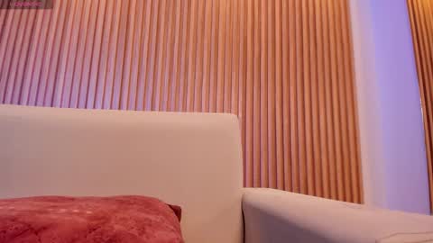 tiffanyhoustton online show from February 28, 12:31 pm