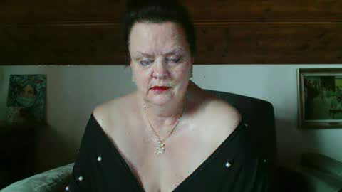 TiffanyMature online show from February 25, 8:29 am