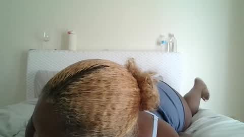 Snapshot of tiffanyward96 chatting on October 15, 6:42 pm Tiffany online show from October 15, 6:42 pm