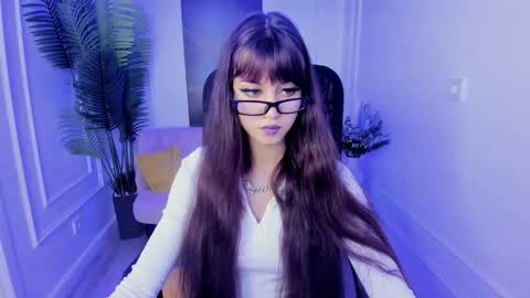 tiffanyyoun online show from November 6, 12:08 pm