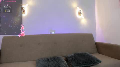 Tifany online show from February 15, 9:35 pm