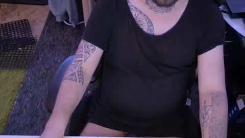 Snapshot of tiiimo94 chatting on October 11, 8:45 pm tiiimo94 online show from October 11, 8:45 pm