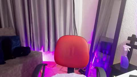 tiinajonus_ online show from February 26, 4:38 am