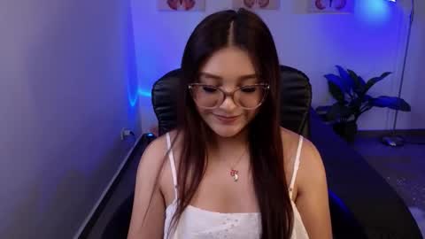 Tila Tequila online show from September 28, 3:32 pm