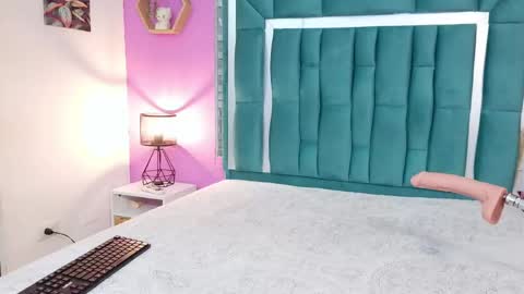 Tina online show from June 4, 8:37 pm