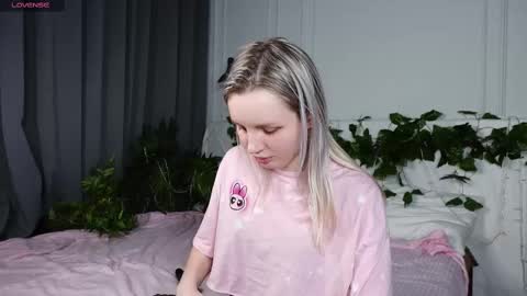 tinasiner online show from March 12, 5:38 pm