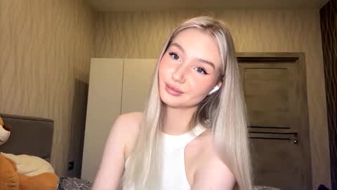 Crystalia online show from November 6, 8:28 am