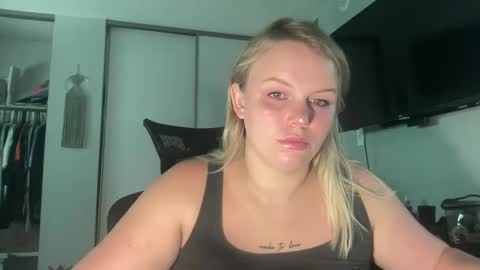 tinker0000 online show from September 26, 7:22 pm