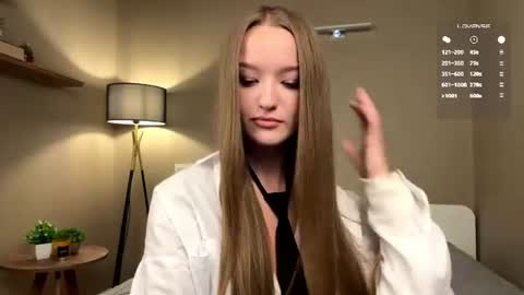 Leila online show from July 28, 7:39 pm