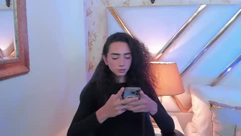Thomm  Independent Model online show from July 26, 6:05 pm