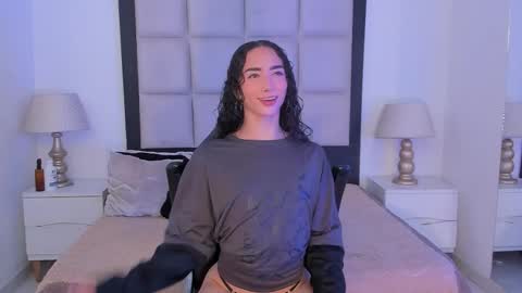 Thomm  Independent Model online show from February 9, 6:39 am