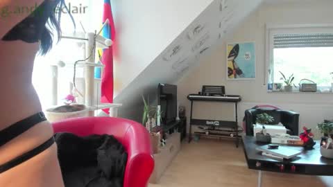 Snapshot of tiny_williams chatting on September 18, 6:50 am Tiny online show from September 18, 6:50 am