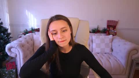 tinynataliee online show from December 17, 8:43 am