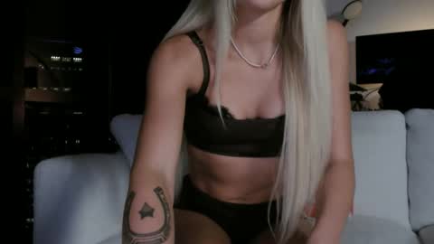 tinytayy online show from January 13, 3:36 am