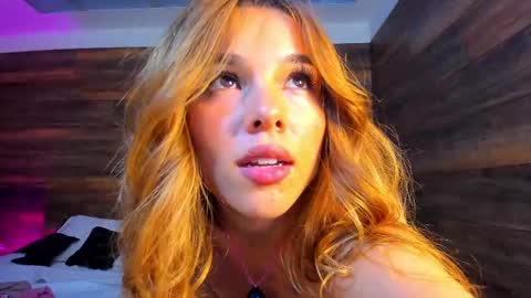 Snapshot of tinyw0nder chatting on September 23, 10:38 pm Instagram tinyw0nder online show from September 23, 10:38 pm