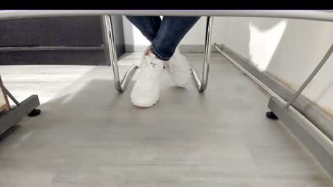 Snapshot of tired33 chatting on September 12, 5:37 pm Anna online show from September 12, 5:37 pm