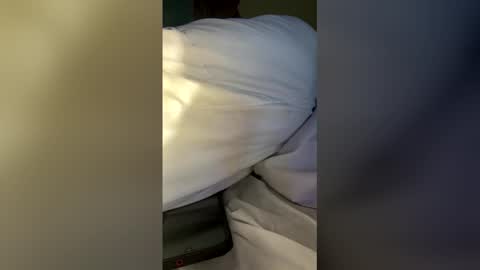 toddpascoe77 online show from April 23, 12:29 pm