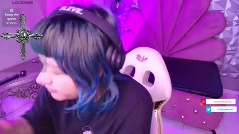 toky         online show from November 19, 7:45 pm