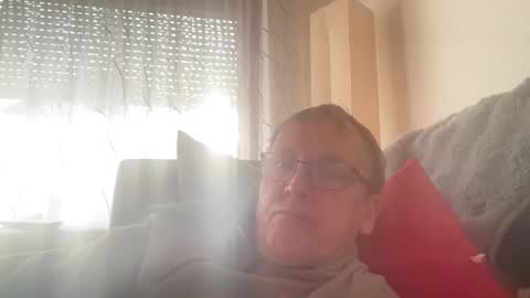 Tom online show from March 8, 1:48 pm