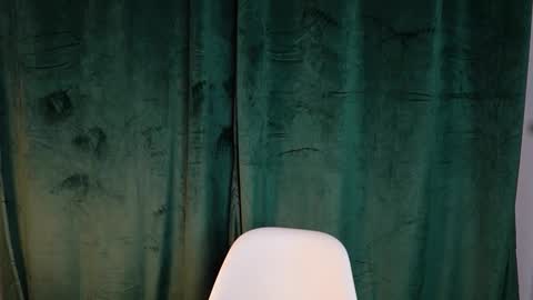 Tom online show from March 30, 5:02 pm