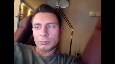 tom_horny84 online show from December 2, 10:51 pm