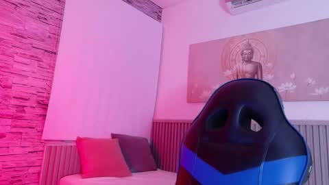 Tom muscle1 online show from March 25, 12:01 pm