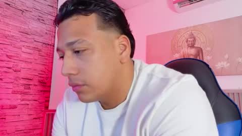 Tom muscle1 online show from February 18, 11:54 am