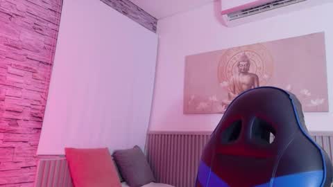 Tom muscle1 online show from March 6, 12:04 pm