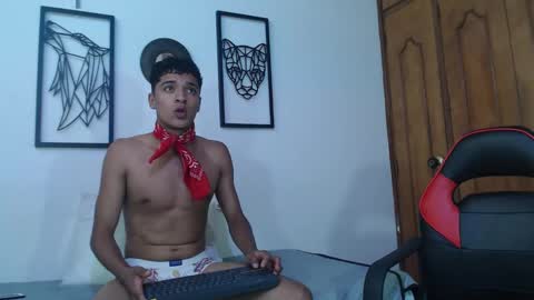 Snapshot of tomas_guebara chatting on October 19, 7:07 pm tomas_guebara online show from October 19, 7:07 pm