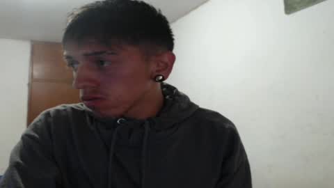 tomas_turbado_ online show from April 3, 6:09 am