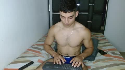 tomaz_18 online show from April 11, 6:01 pm