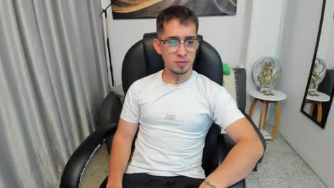 tommas_johnson online show from May 5, 12:11 pm