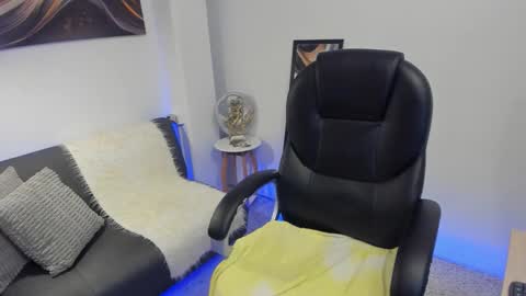 tommas_johnson online show from February 22, 6:28 am