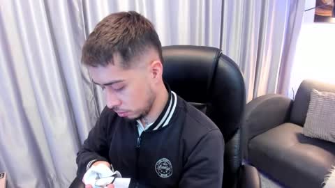 tommas_johnson online show from June 4, 12:11 pm