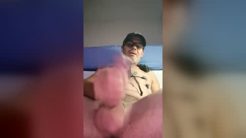tommgunn25 online show from July 9, 10:47 pm