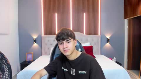 Tommy  online show from October 16, 4:01 am