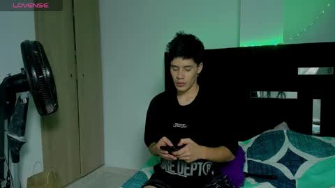   online show from November 28, 9:16 am