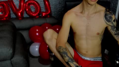Snapshot of tommy_slater chatting on February 13, 9:39 pm Tommy Slater online show from February 13, 9:39 pm