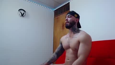 Steven online show from March 3, 7:39 pm