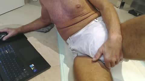 tomypommy61 online show from May 3, 5:35 am
