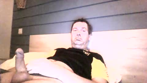 Snapshot of tonio358965 chatting on February 16, 8:10 am tonio358965 online show from February 16, 8:10 am