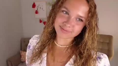 Emily online show from August 5, 10:34 am