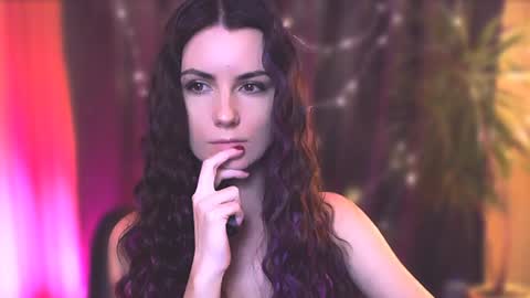 Elizabeth online show from December 31, 5:18 pm