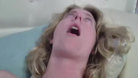 toofreakyforu online show from April 11, 7:45 am